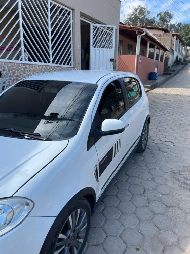 Fiat Palio Sporting 1.6 Flex 16V 5P 2015