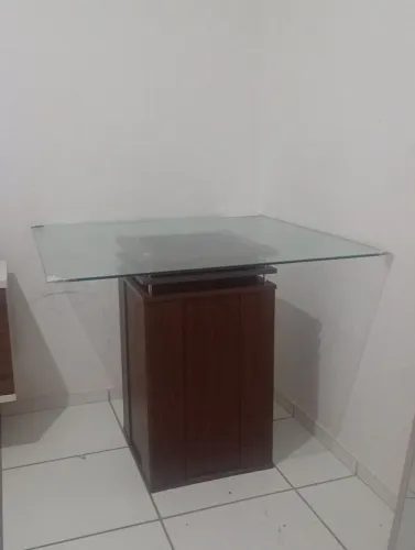 Mesa sem cadeiras