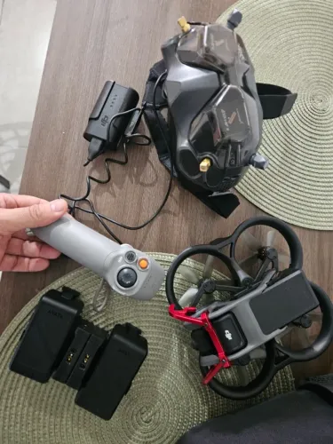 Drone DJI Avata - Kit Completo FPV com Óculos, Controle e 3 Baterias.