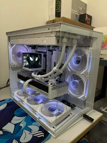 PC Gamer High-End "All White" | Ryzen 7 7800X3D + RTX 5070 Aero 32GB RAM