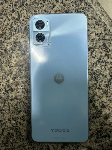 Celular motorola E22