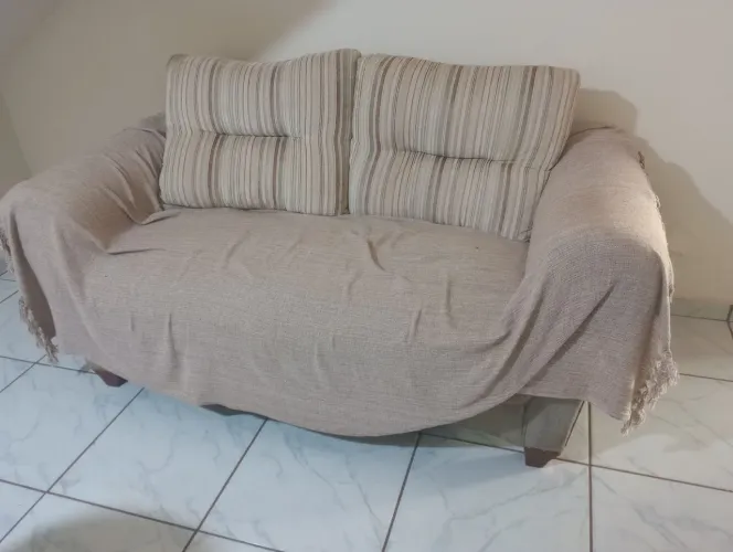 Sofá 1,70cm Bege
