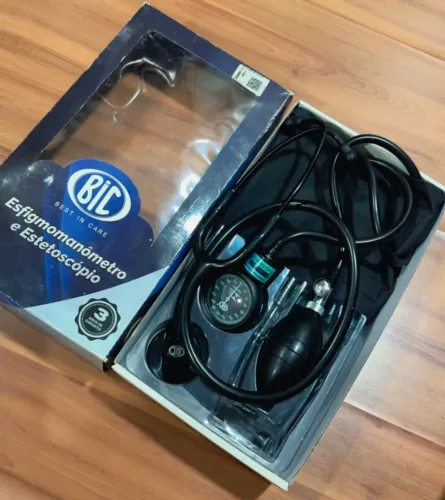 Esfigmomanômetro e Estetoscópio- BIC