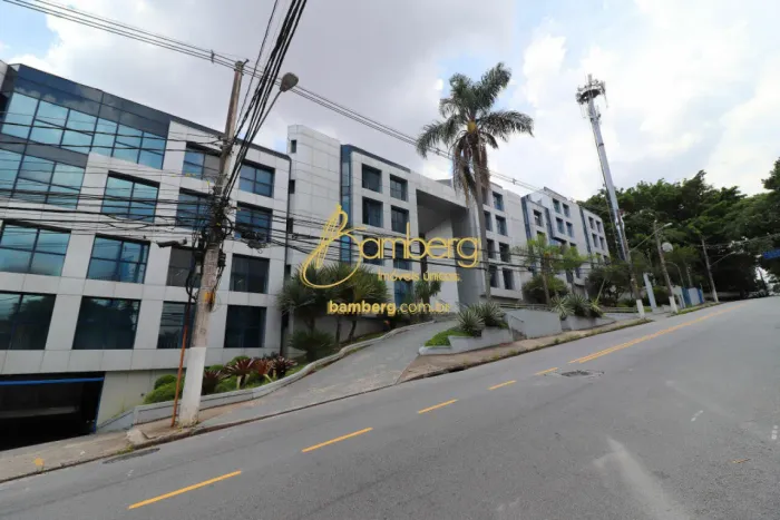 Conjunto comercial no Real Parque !