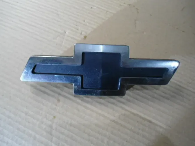 emblema  grade  silverado 1997 a  2002  original