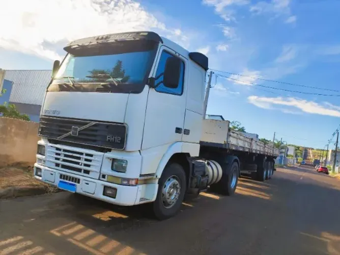 Caminhão Volvo FH e Carreta Semi Reboque