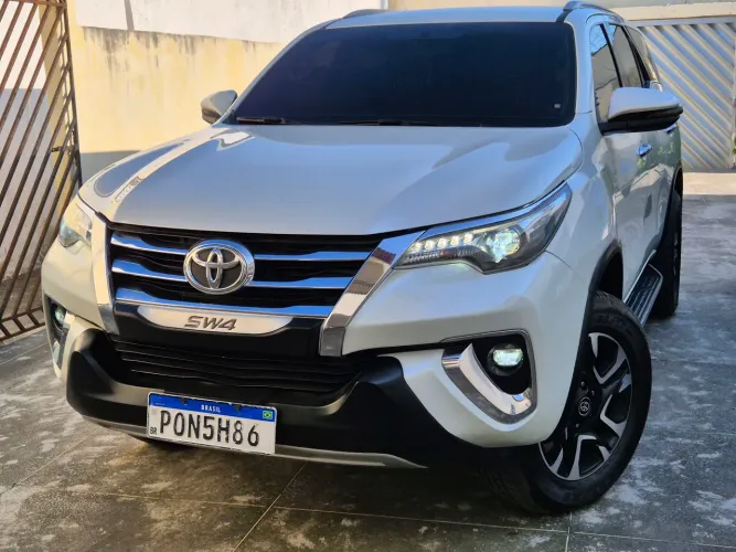 Toyota Hilux SW4 SRX 4X4 2.8 TDI 16V Dies. Aut. 2019