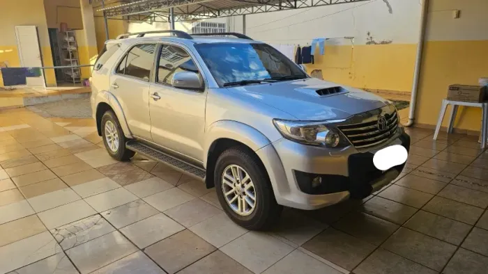 Toyota Hilux SW4 SRV D4-d 4X4 3.0 TDI Dies. AUT 2014