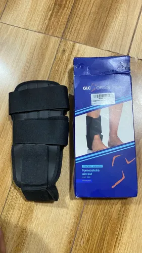 Tornozeleira tipo aircast pós operatório