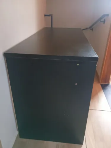 Mesa preta de escritório