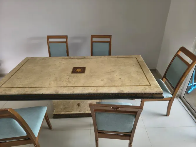 Conjunto mesa de jantar mármore mais 5 cadeiras de madeira 