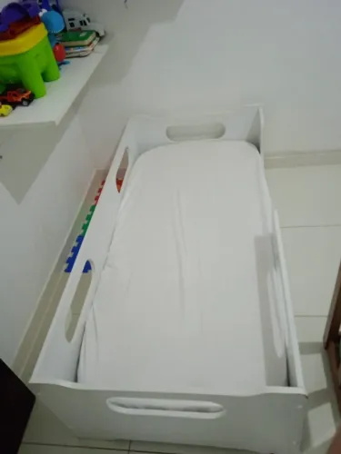 Cama infantil montessoriana