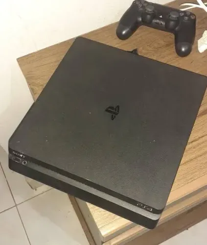 Ps4 Slim com 500 gb, 1 controle, não funciona mídia física 