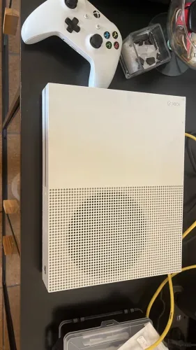 Vendo XBOX ONE S 1T