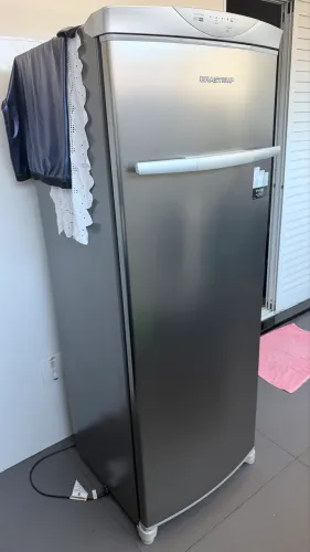Freezer Flex Brastemp Frost Free, Vira geladeira, 276 Litros INOX 110 V