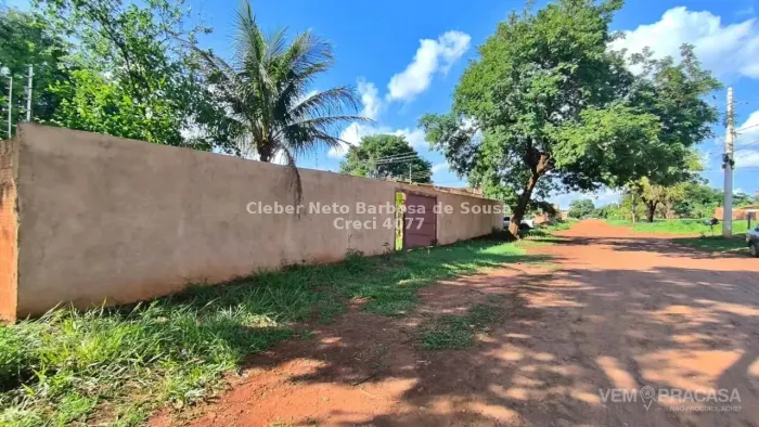 VENDO TERRENO DE ESQUINA MEDINDO 450 M²