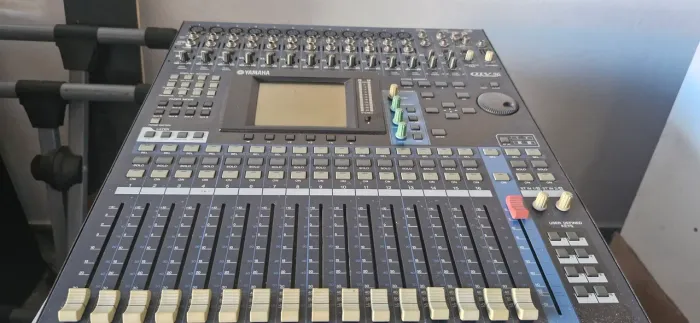 Mesa de som digital yamaha 01v96 