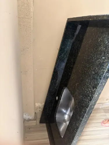 PIA DE MÁRMORE VERDE UBATUBA 1,20M. COM A CUBA DE INOX.