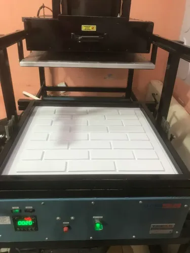 Máquina Vacuum Forming Compacta Média P/Embalagens.... Molde