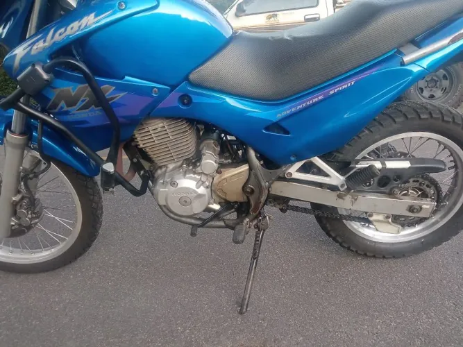 Honda NX4 Falcon muito nova