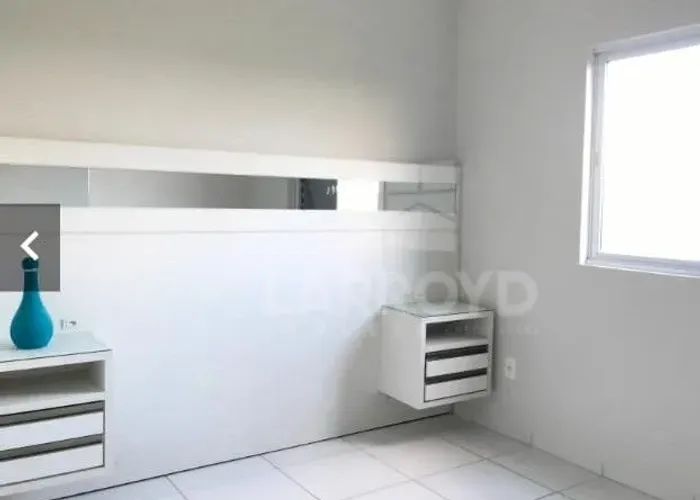 Vendo cabeceira de casal em MDF