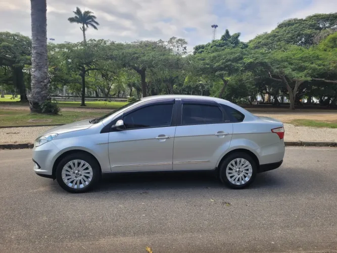 Fiat Grand Siena Essence 1.6 Flex 16V 2014