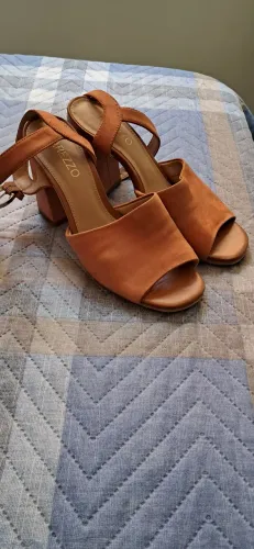 Sandália salto bloco 34