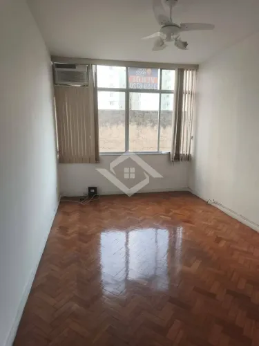 Apartamento 3 Quartos com Dependência no Largo do Machado  96m²