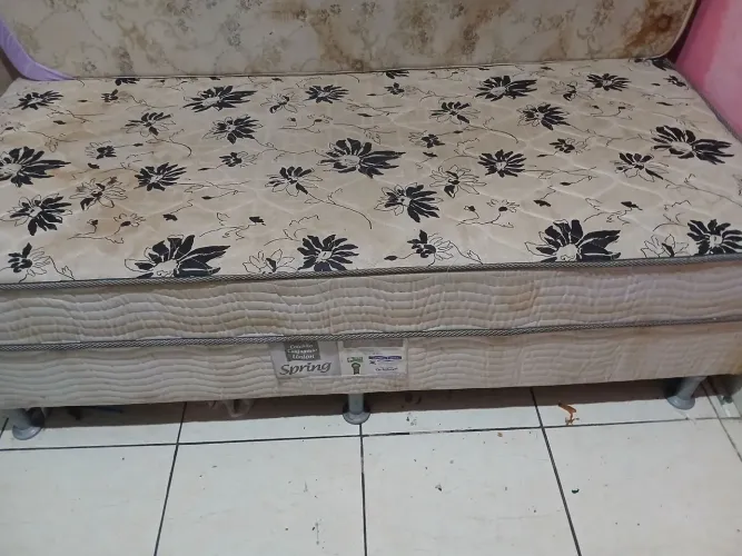 Vendo Cama Box de solteiro + Colchão 