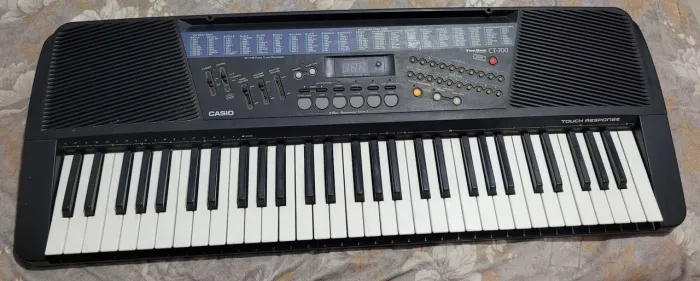 Teclado Casio CT-700 ToneBank - 5 Oitavas | Teclas Sensíveis ao Toque
