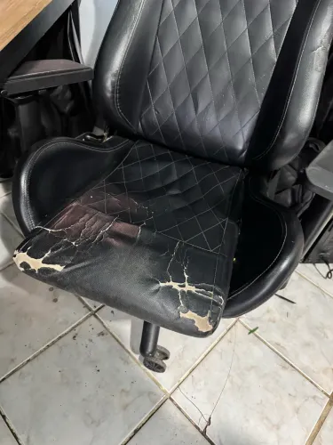 Cadeira Gamer Alpha Gamer (Preta) - Estrutura Firme / Para Reformar o Assento
