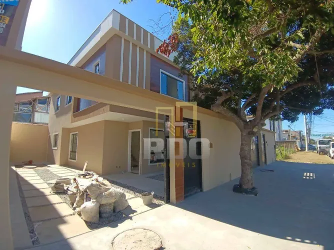 Casa duplex à venda na 1º quadra do Recreio/Costazul em Rio das Ostras, 3 suítes
