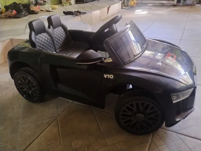 Carro elétrico infantil Audi R8 