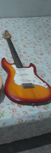 GUITARRA STRINBERG 
