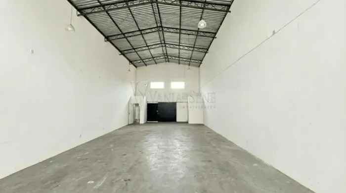 Oportunidade Imperdível: Galpão Comercial à Venda em São José dos Campos/SP!
