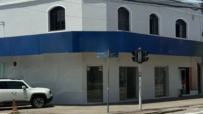 Loja de Esquina com 180m² e 5 Vagas de estacionamento - Estreito - Esquina Rua Coronel Ped