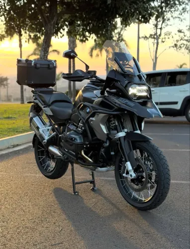 BMW R GS1250 Triple black (Novíssima)