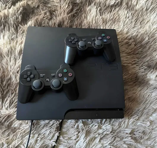 PS3, com 2 controles, 20 jogos de midia física, preço dos joga a negociar