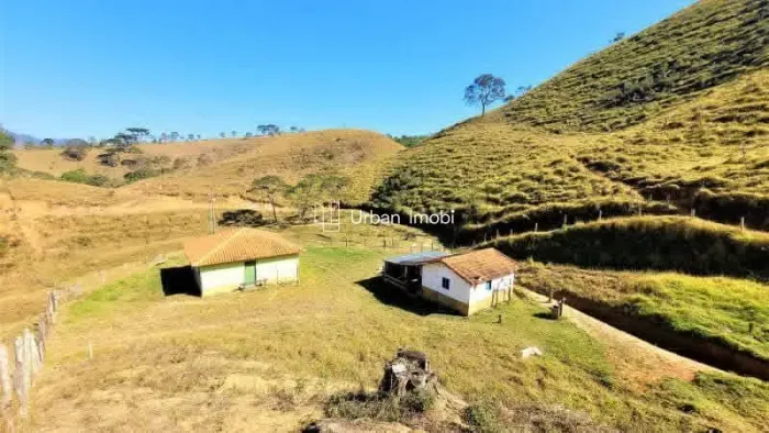 Sítio à venda na Serra do Funil em Rio Preto/MG com 20 hectares e nascente