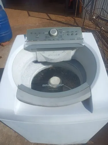 Máquina de lavar roupa Brastemp 11KL funcionando
