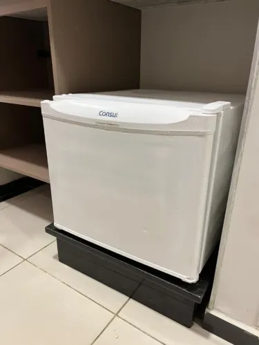 Frigobar Consul 50 Litros Usado + Base Granito