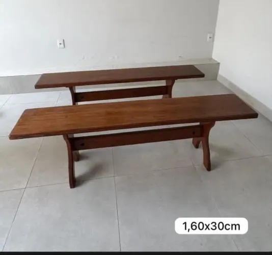 Banco de madeira perfeito estado