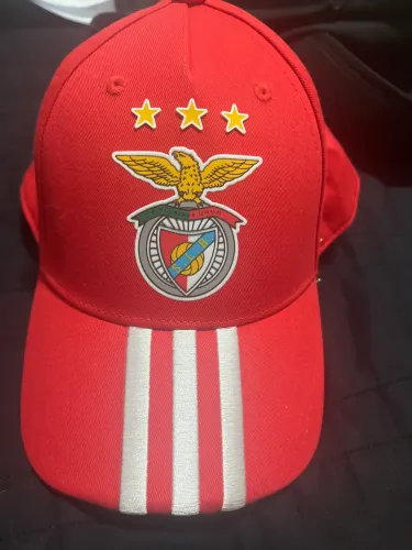 Boné Benfica infantil original da loja do estádio