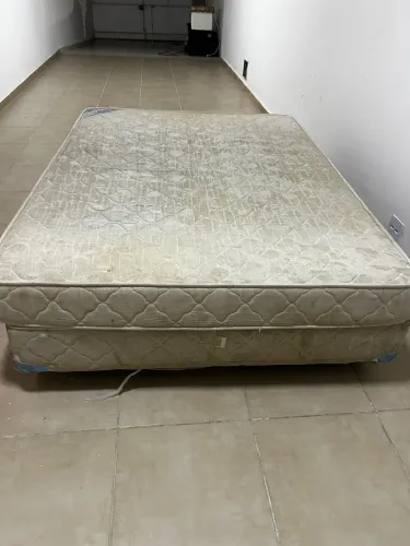 Cama de Casal + Colchão - Ótimo Estado
