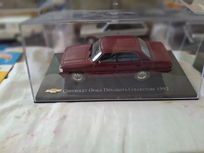 Miniatura Chevrolet Opala diplomata collectors 1992