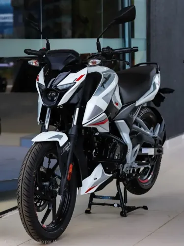 Bajaj Pulsar 150 0km 2026 com taxa 0,99% ao mês ou emplacamento total grátis