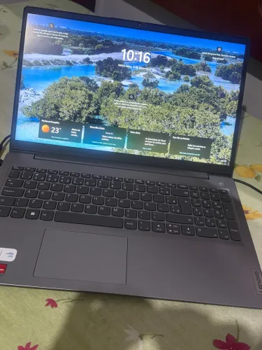Lenovo IdeaPad Ryzen 7 5700U - 8GB RAM, SSD 256GB (Excelente Estado)