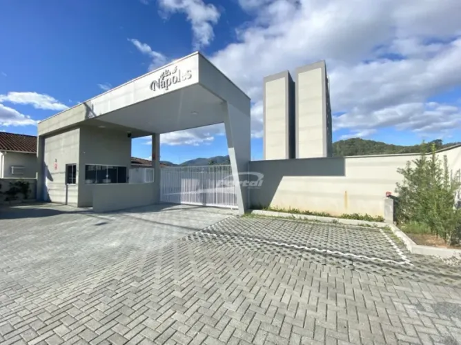 Excelente apartamento no bairro Itoupava Central, com 02 dormitórios, sala de estar com sa
