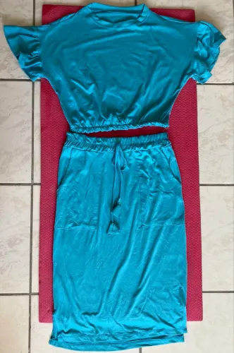 Conjunto Cropped e Saia Azul