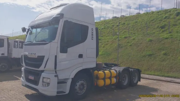 CAVALO MECÂNICO IVECO HI-WAY 600S46T 6X2 GNV 2023